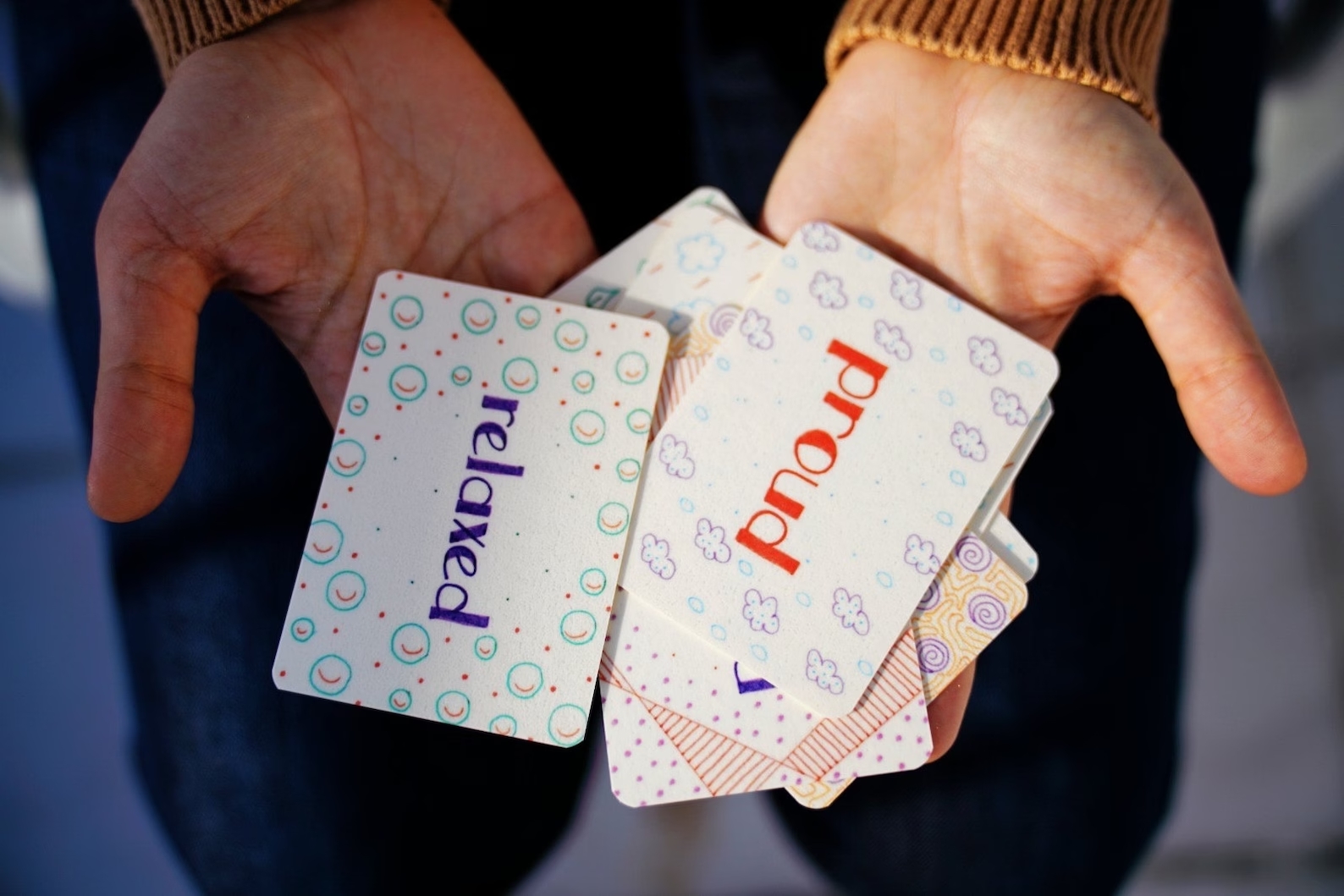 Gewaltfreie Kommunikation Feelings Cards_hands