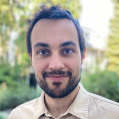 Portrait d'Ari Nadkarni